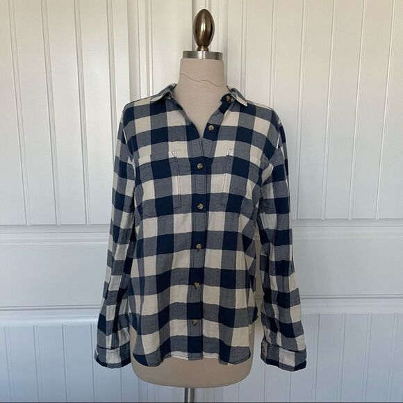 Abercrombie & Fitch Tops - Abercrombie Blue and White Checkered Button Down Shirt